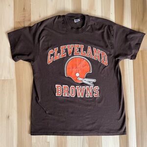 Mens Cleveland Browns football tee shirt